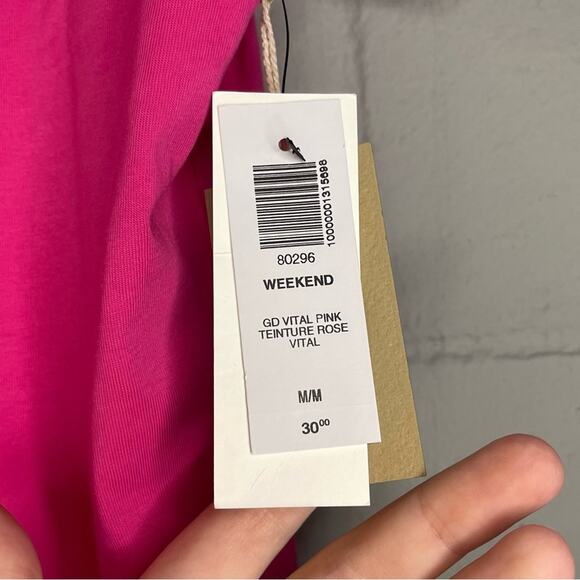 NWT Wilfred Free Aritzia Hot Pink Vital Baby Tee Women’s Sz Medium Basic T-Shirt - Picture 4 of 6